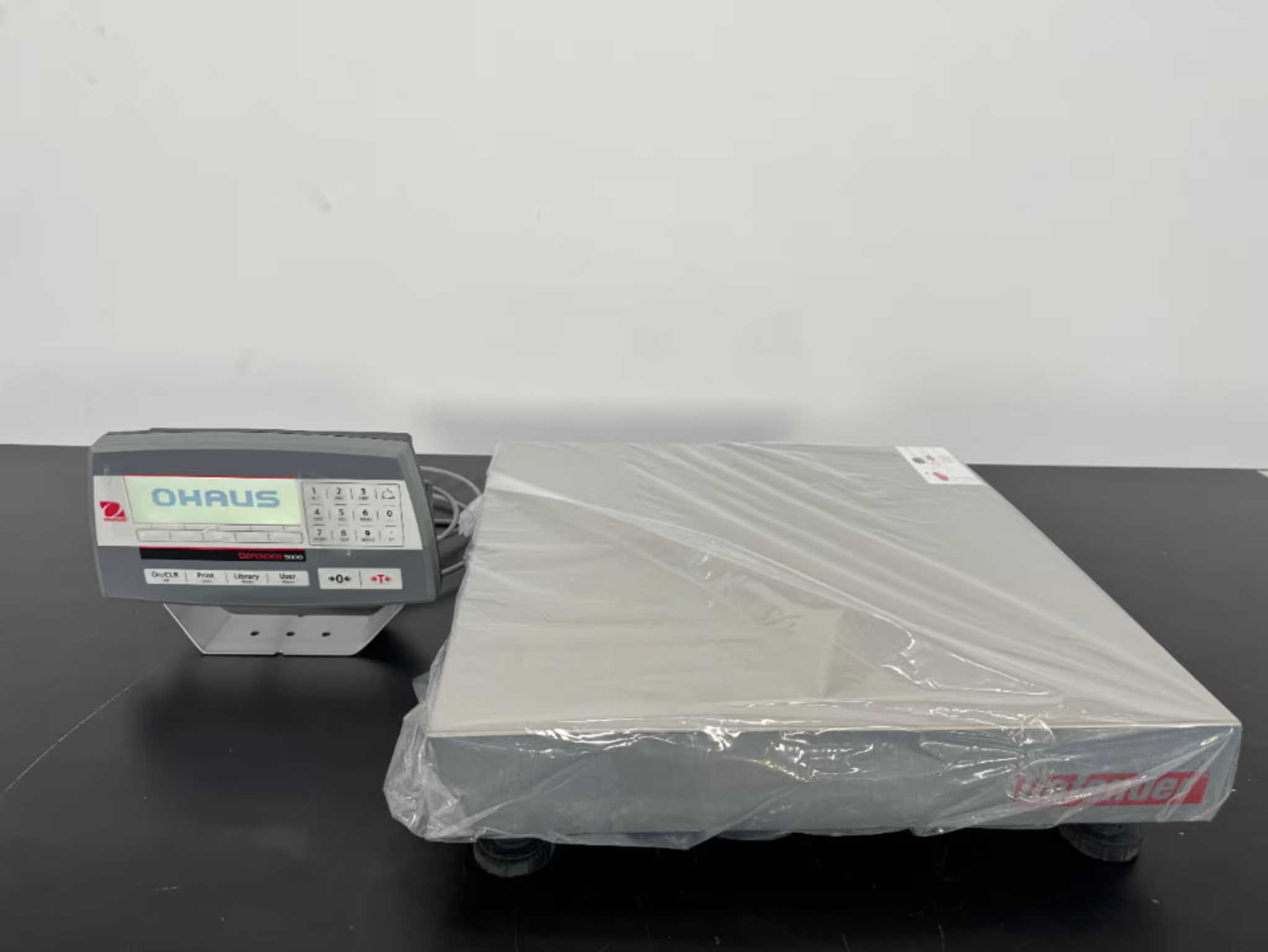 Ohaus Defender 5000 - 5000lb Floor Scale - New