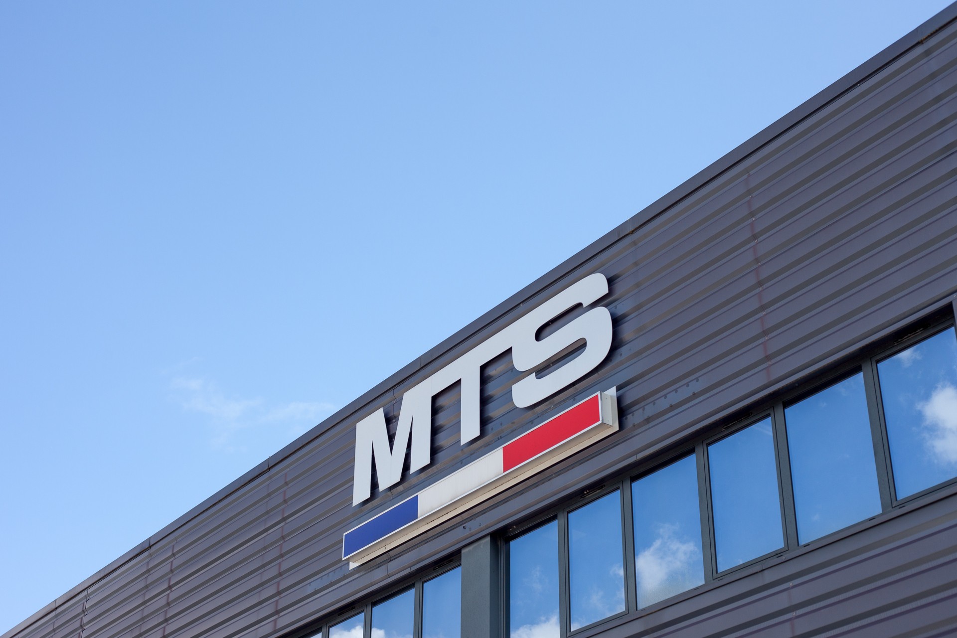 MTS Systems DX-8751B Testing Equipment